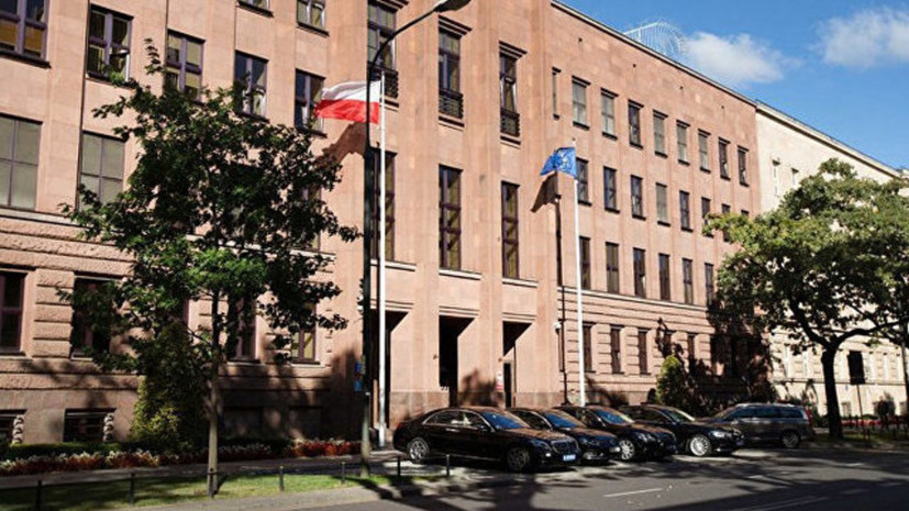 Посол Польши прокомментировал увольнение выпускников МГИМО из МИД страны