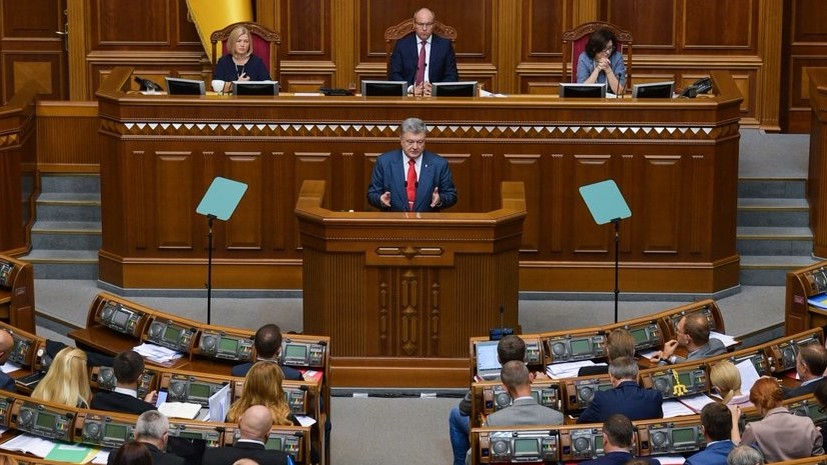 Порошенко потребовал от Минобороны скорейшего перехода на стандарты НАТО