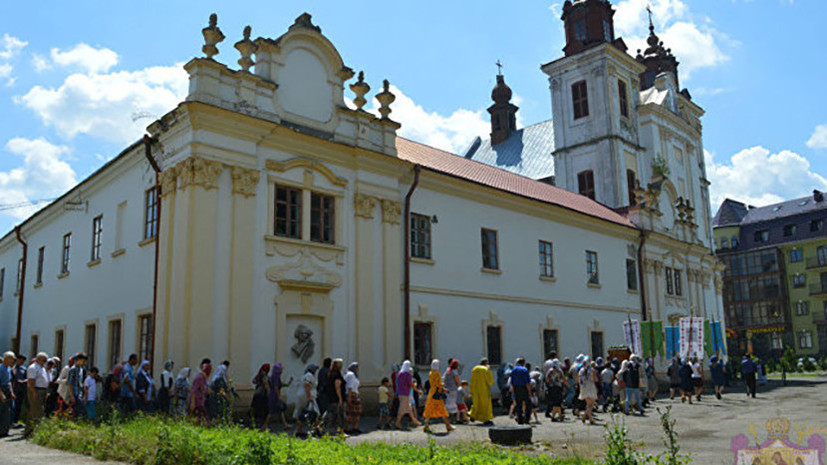 Националисты захватили православный храм на западе Украины