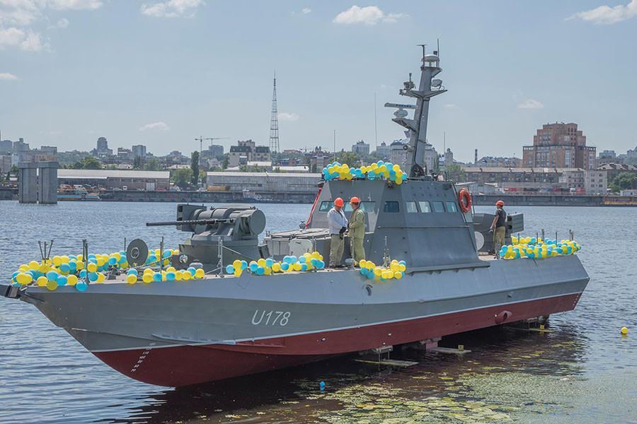 Выборы близко: почему Порошенко продаёт завод по производству боевых катеров (ФОТО)
