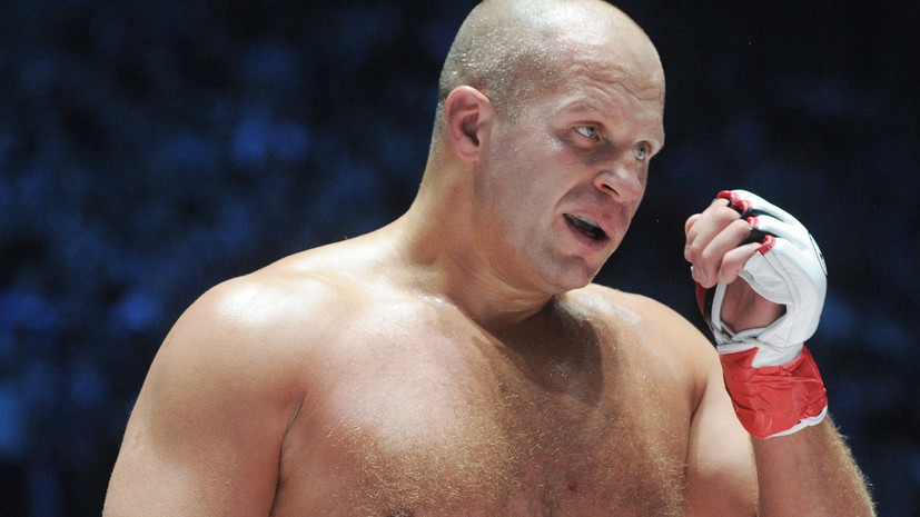 Фёдор Емельяненко нокаутировал Чейла Соннена и вышел в финал Гран-при Bellator