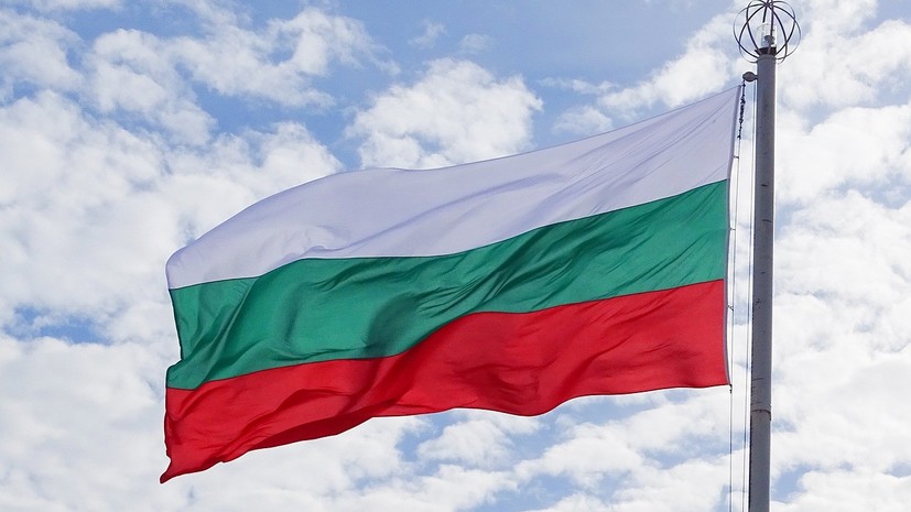 Парламент Болгарии проголосовал против вотума недоверия правительству