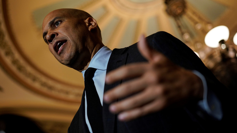 ФБР: в адрес сенатора Букера была направлена очередная подозрительная посылка