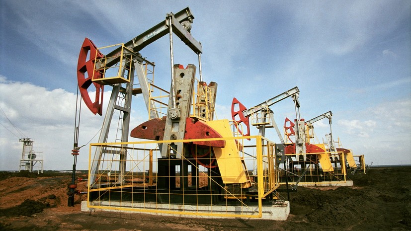 Bloomberg предрекло российской нефтяной отрасли миллиардные убытки