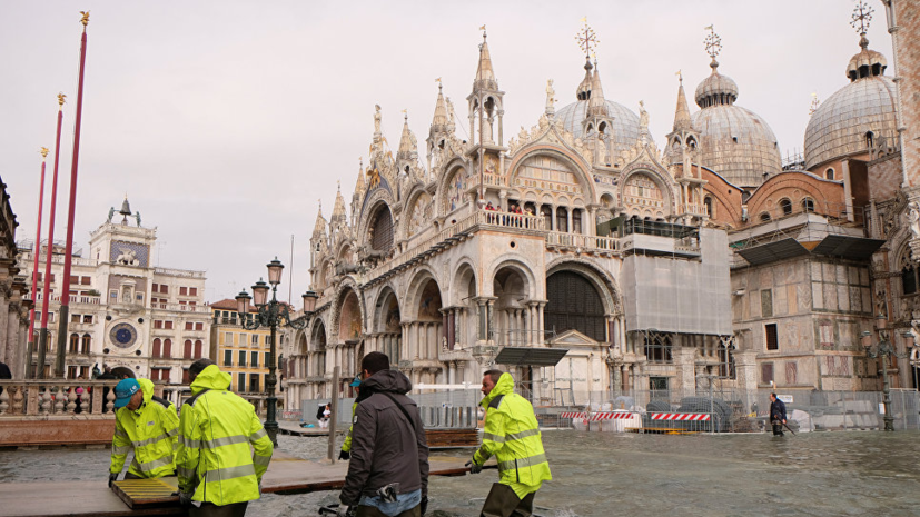 Пол собора Святого Марка в Венеции повреждён из-за наводнения