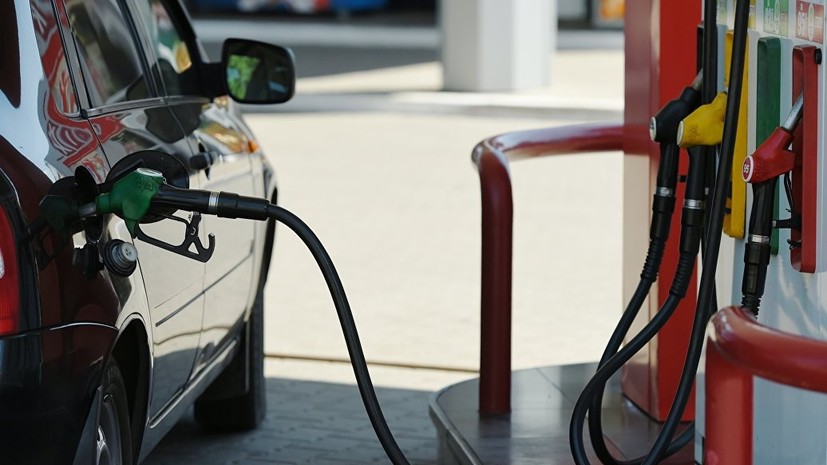 В Госдуме оценили снижение биржевых цен на бензин