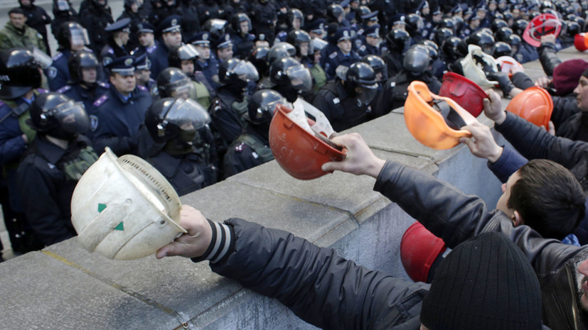 Украинские шахтёры заблокировали движение в центре Львова