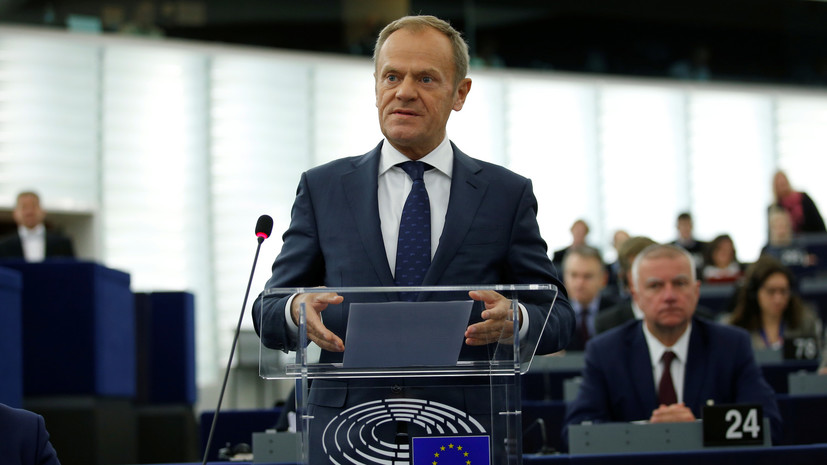 Туск заявил об угрозе выхода Польши из ЕС