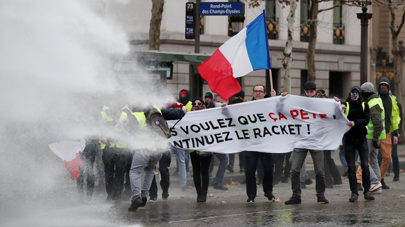 В МВД Франции назвали число вышедших на протест 24 ноября