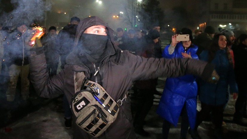 Эксперт прокомментировал акцию протеста у консульства России во Львове