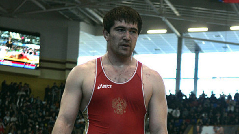 Российскому борцу Ахмедову вручили золотую медаль ОИ-2008