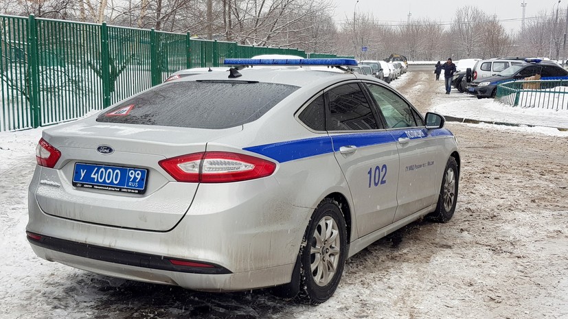 Угрожавшего навредить себе школьника в Москве убедили сдаться
