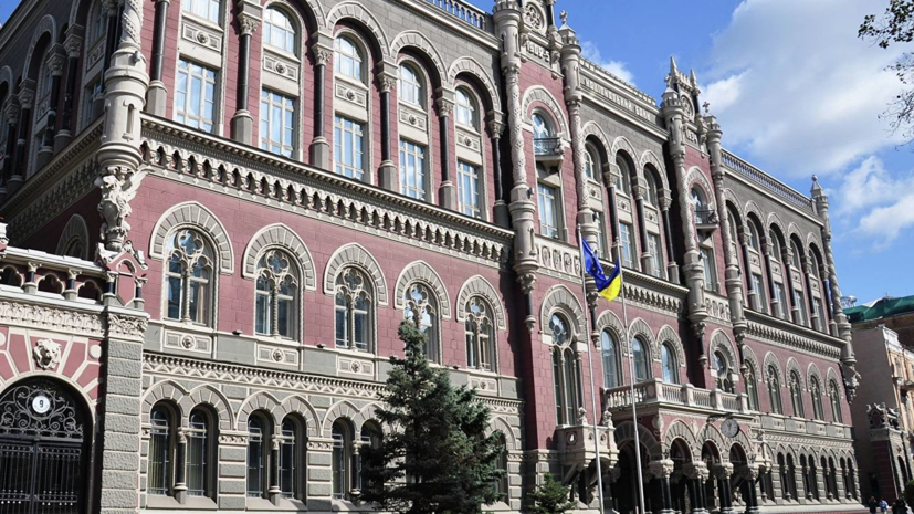 Экс-премьер Украины назвал критической ситуацию в стране в связи с выплатами по госдолгу