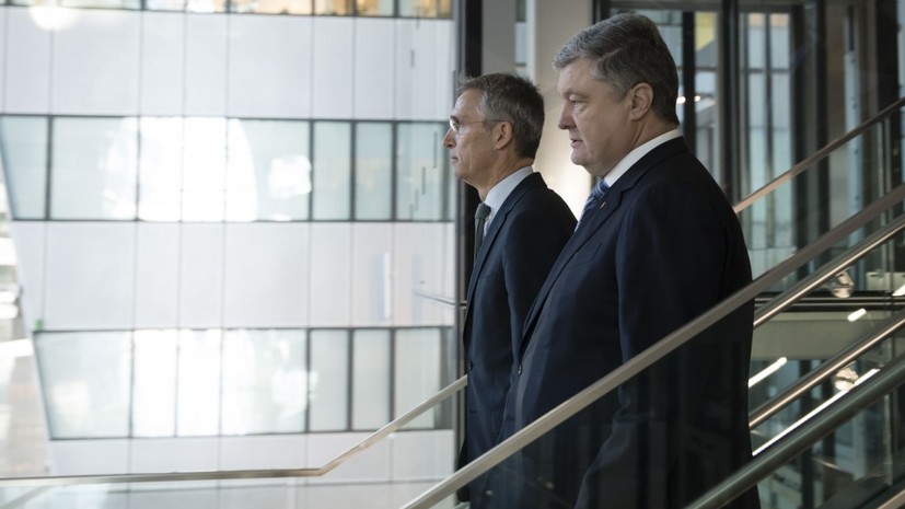 Порошенко передал НАТО список «совершивших агрессию» россиян