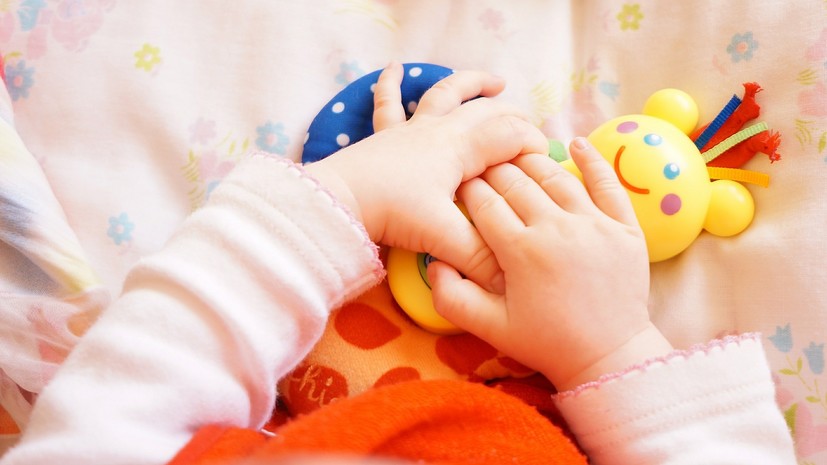 В Омске нашли новую семью для девочки, которую мать пыталась продать