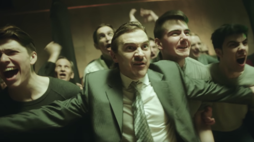 Культ Сергея Жукова, шествие Justice и золото «Ленинграда»: какие клипы вышли в декабре