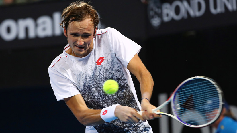 Медведев обыграл Цонга и вышел в финал теннисного турнира в Брисбене