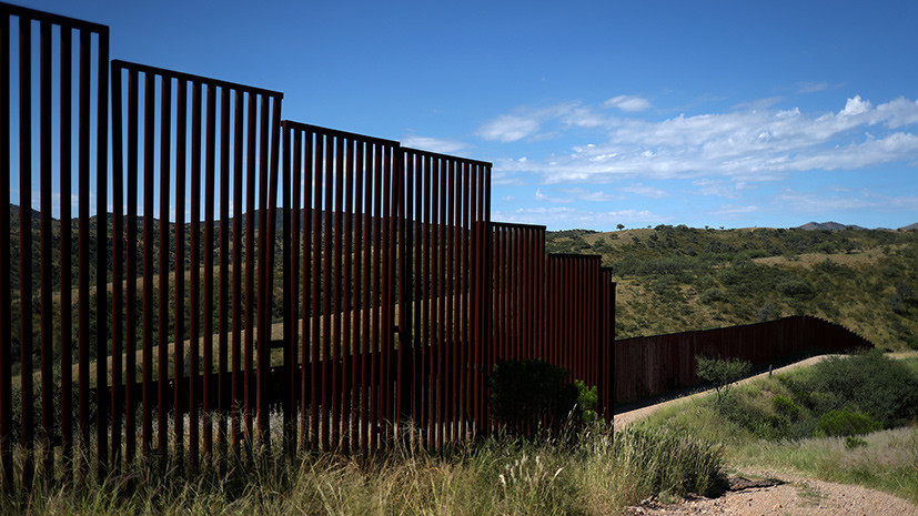 Трамп посетит границу с Мексикой
