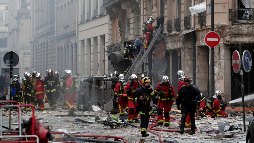 СМИ: Причиной взрыва в Париже могла стать утечка газа