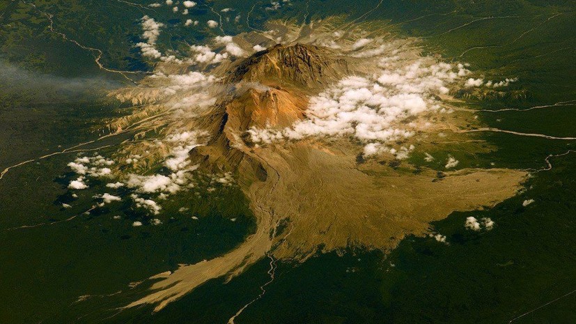 Специалисты опровергли сообщения о начале извержения вулкана Шивелуч