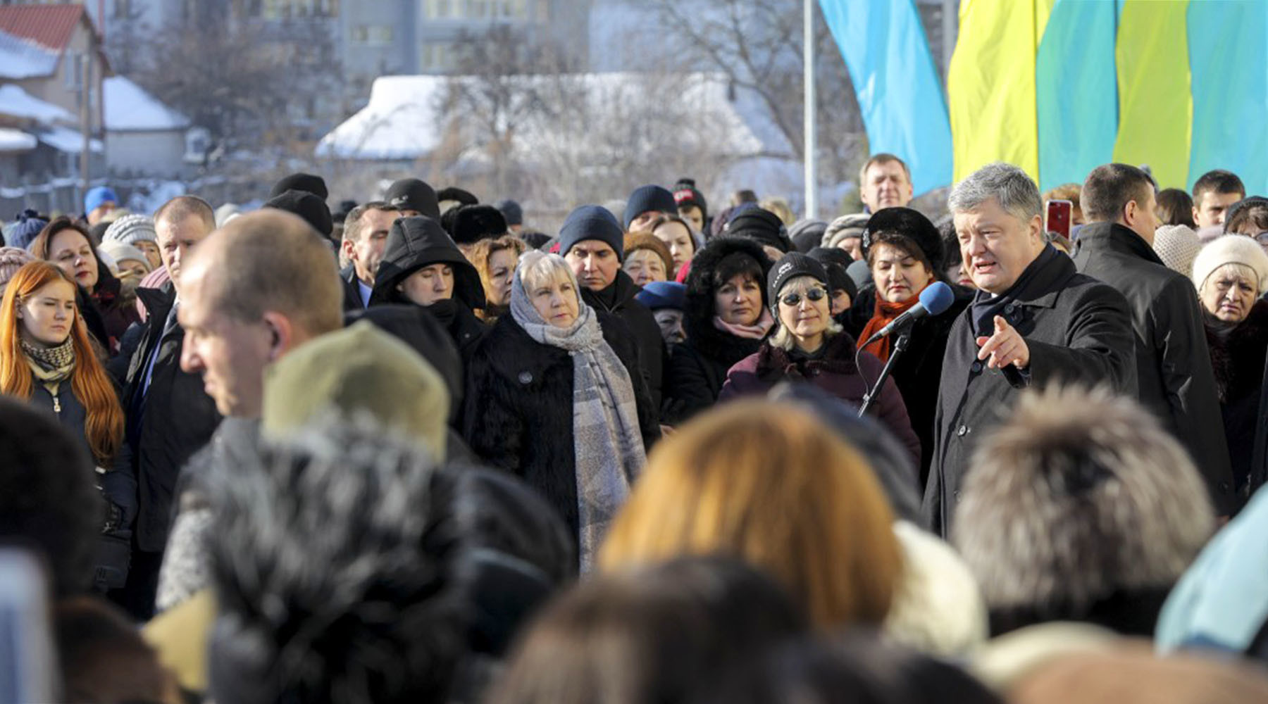 «Томос-тур» и обещания дешёвого газа: предвыборная гонка на Украине (ФОТО)