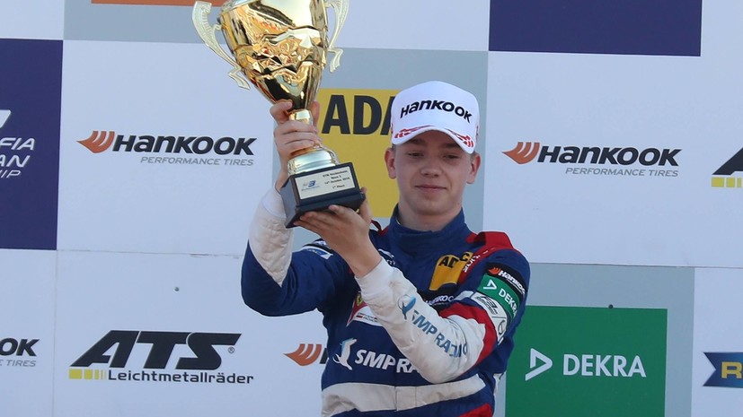 Российский гонщик Шварцман продолжит выступать в «Формуле-3»
