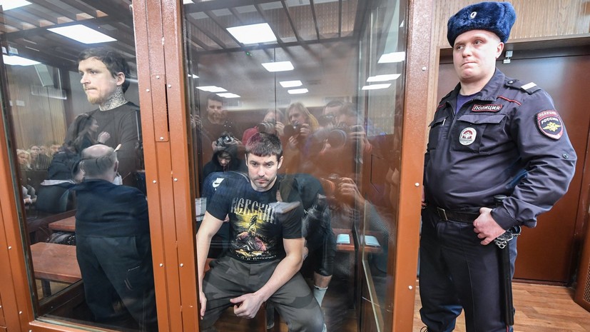 Адвокат о заседании по Кокорину и Мамаеву: судья дело слушает и в телефон играет
