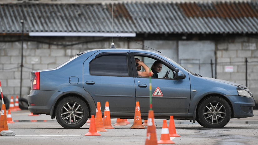 Автошколы будут обязаны согласовывать с ГИБДД основные программы обучения