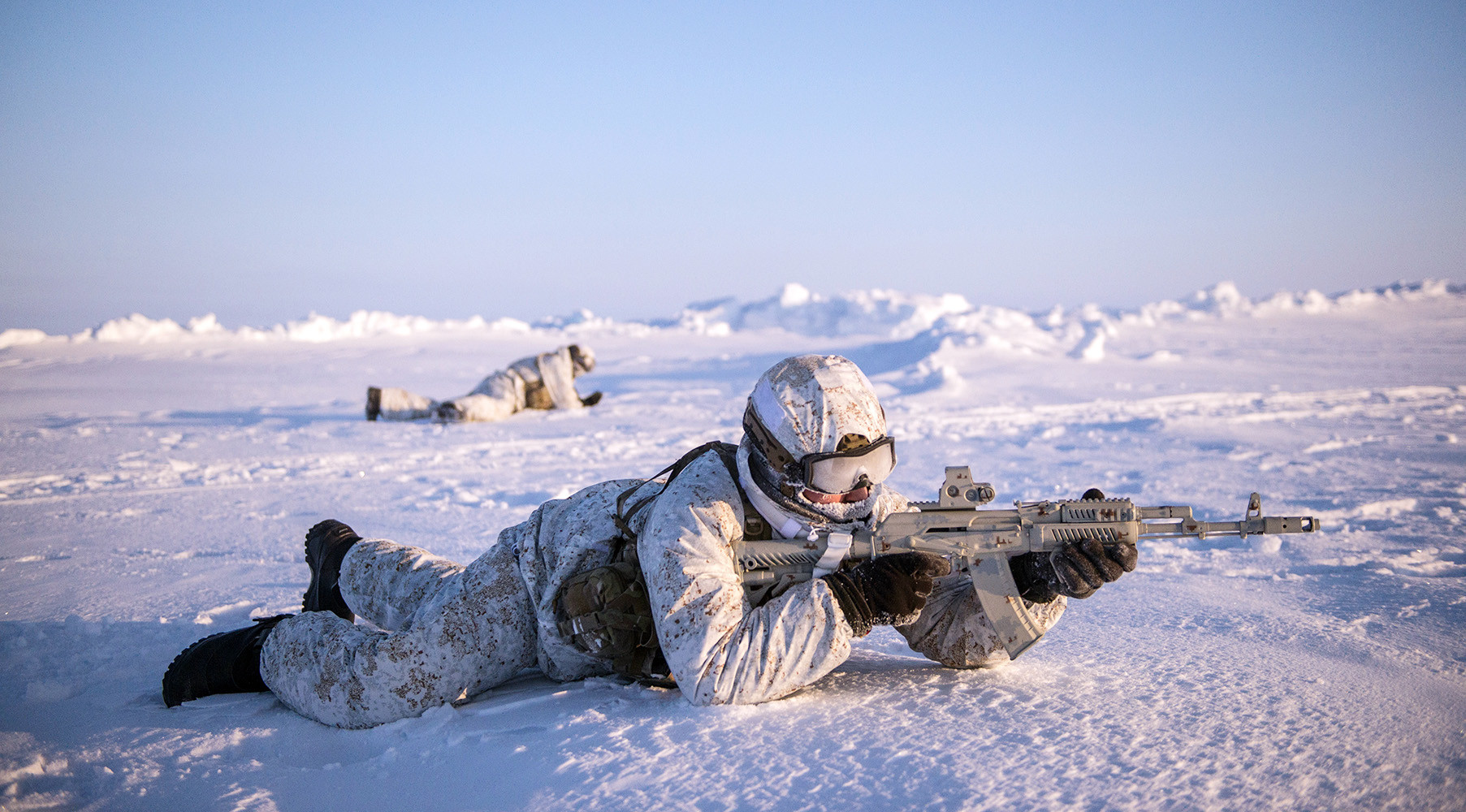 Армейский зим. Арктический спецназ ССО. Арктические войска. Солдат зимой. Солдаты в Арктике.