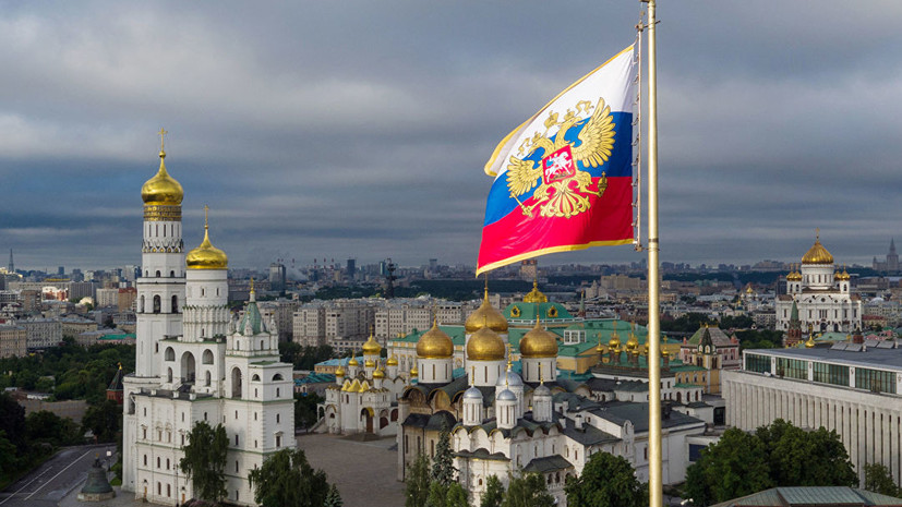 Роскомнадзор проводит работу со СМИ по закону о защите госсимволов