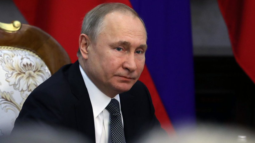 Путин приехал на завод Mercedes-Benz в Подмосковье на лимузине Aurus