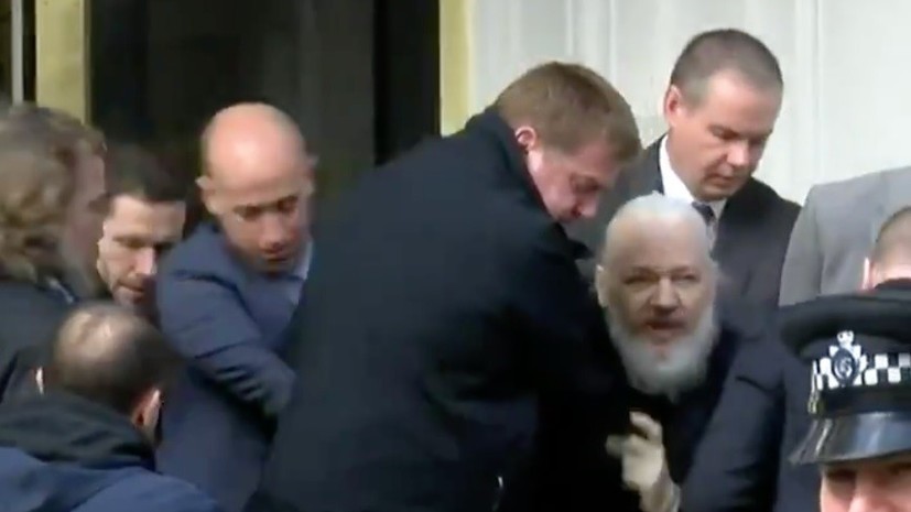 Бывший президент Эквадора возмущён операцией по задержанию Ассанжа
