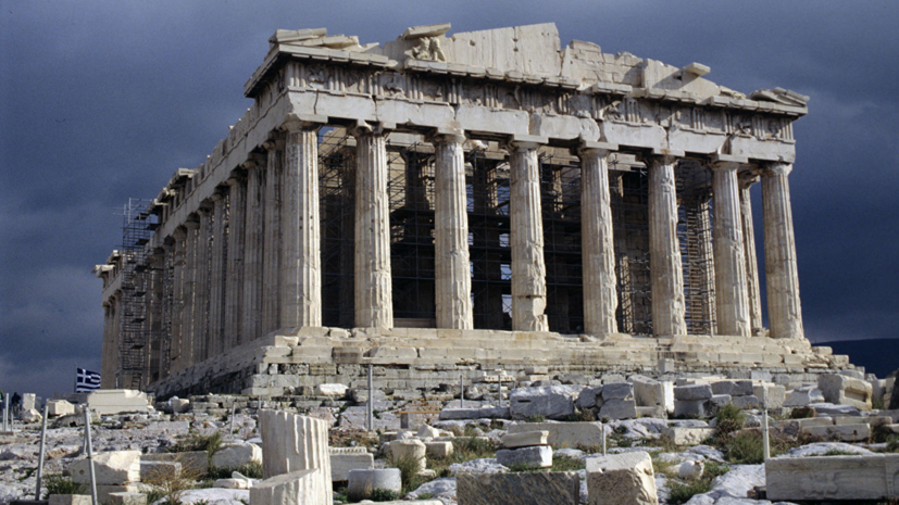 При попадании молнии в Акрополь пострадали четыре человека