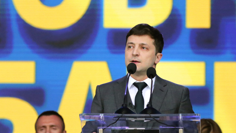 Украинский адвокат заявил о подаче иска против Зеленского
