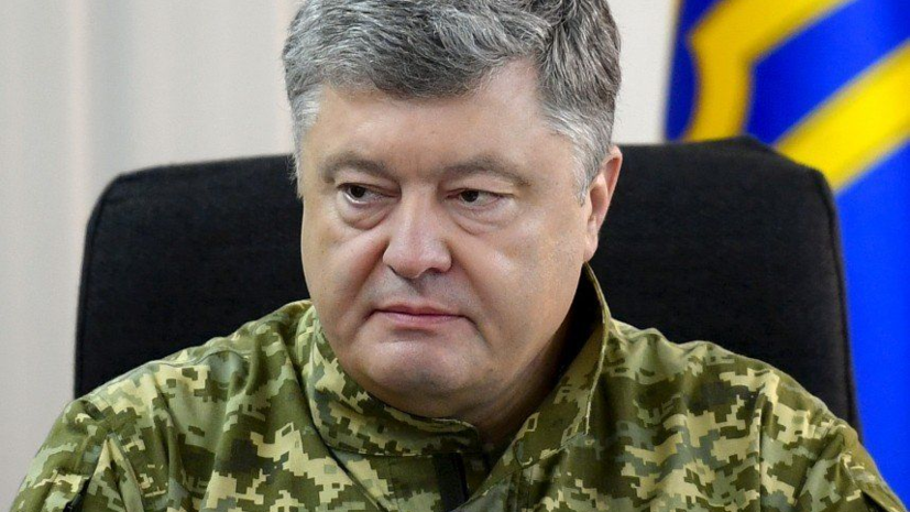Порошенко поручил повысить зарплаты для военных в Донбассе