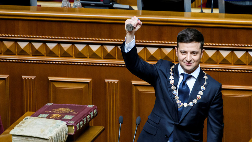 Коломойский поздравил Зеленского с инаугурацией посредством смс