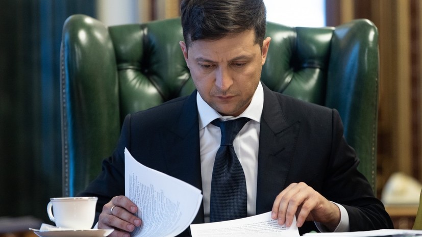 Зеленский констатировал почти полное уничтожение легитимности Рады