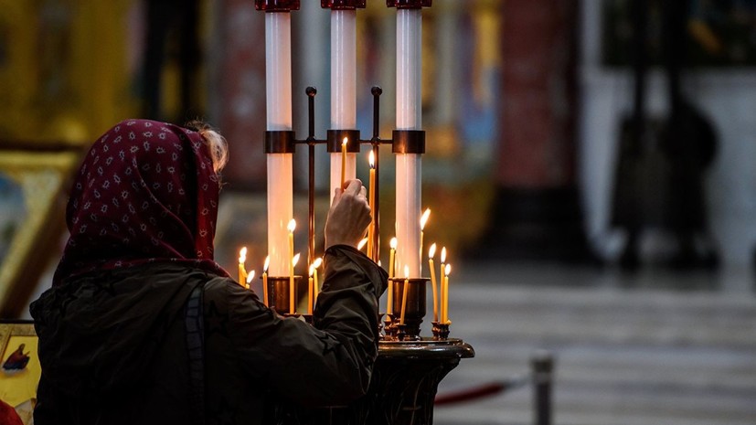Православные отмечают Троицкую родительскую субботу