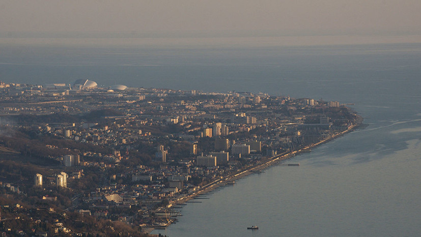 В Сочи туриста унесло в море на надувном матрасе