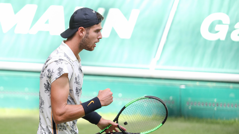 Хачанов обыграл Штруффа и вышел в четвертьфинал турнира ATP в Галле