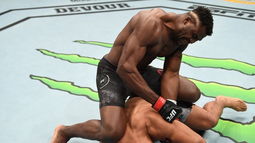 Нганну нокаутировал Дос Сантоса в главном бою турнира UFC в Миннеаполисе