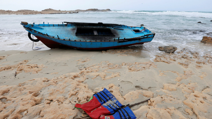 В Средиземном море затонуло судно с мигрантами из Ливии