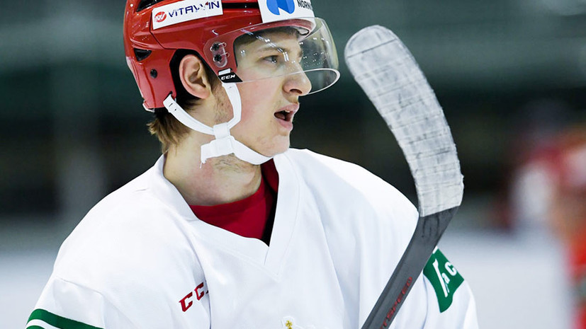 СМИ: Хоккеист Ткачёв подписал двухлетний контракт со СКА