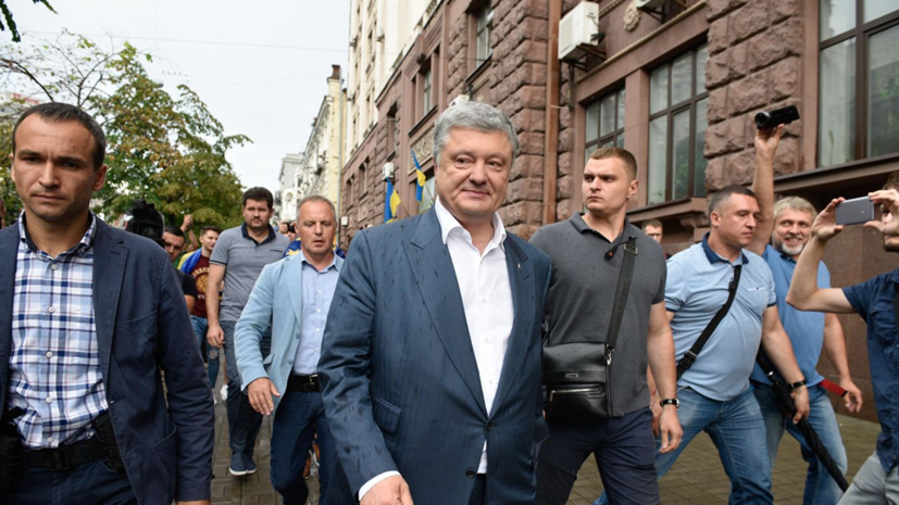 Порошенко заявил об отсутствии уголовных дел против него