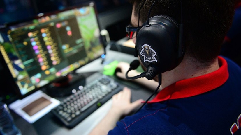 Эксперт прокомментировал предложение ввести уроки по Dota 2 и FIFA в школах