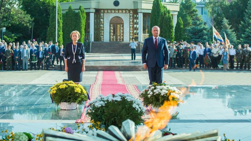 Додон призвал не забывать подвиг победивших фашизм советских солдат
