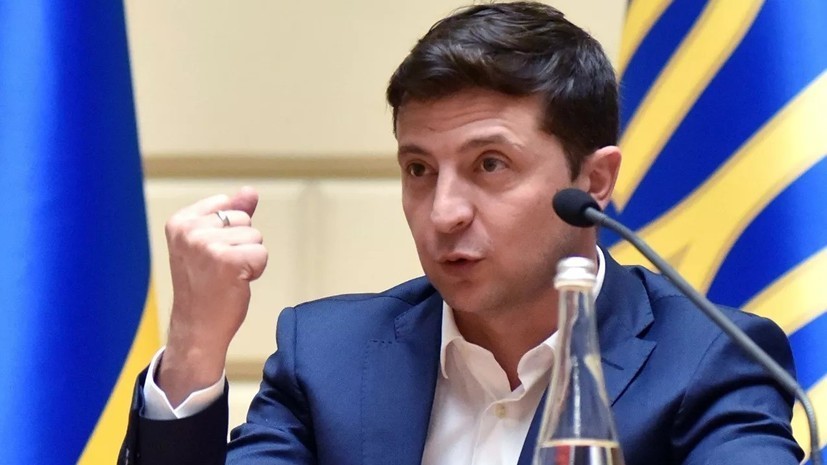 Зеленский предложил еженедельно лишать недостойных судей мантий