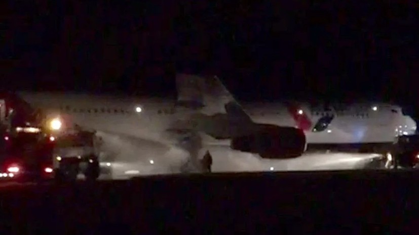 Названа причина травм пассажиров при эвакуации севшего в Барнауле Boeing