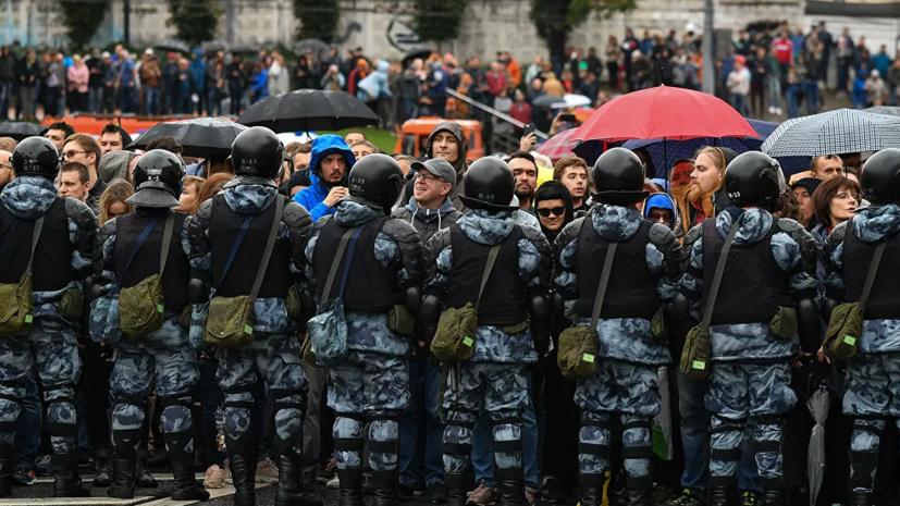 Около 20 тысяч человек участвуют в митинге в Москве