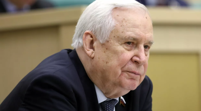 Медведев поздравил с 90-летием сенатора Рыжкова